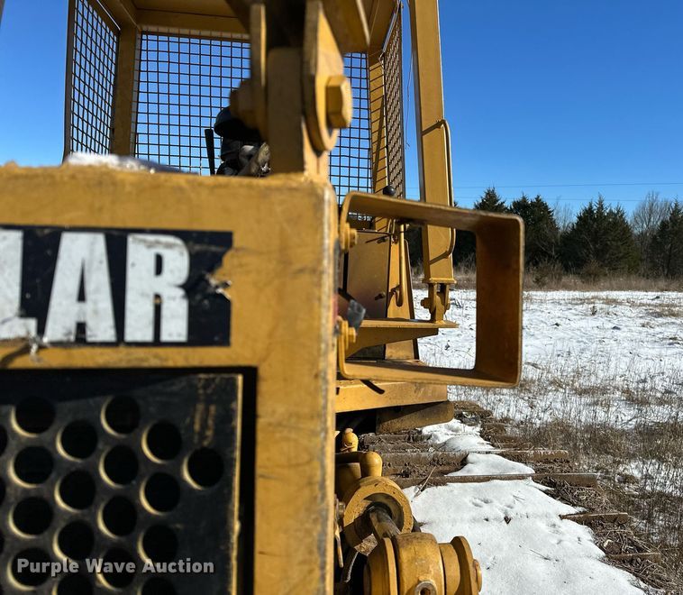 image for item LK9770 1992 Caterpillar  D4C LGP Series II dozer