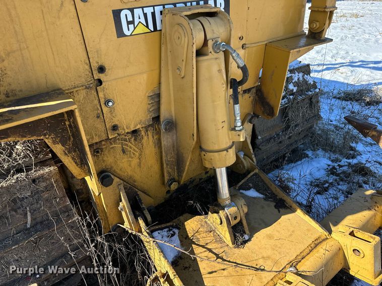 image for item LK9770 1992 Caterpillar  D4C LGP Series II dozer