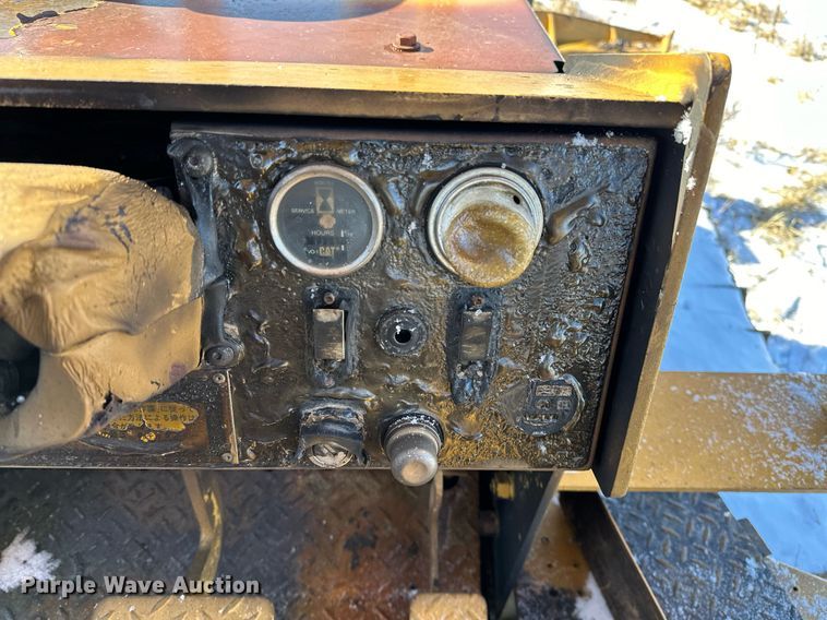 image for item LK9770 1992 Caterpillar  D4C LGP Series II dozer