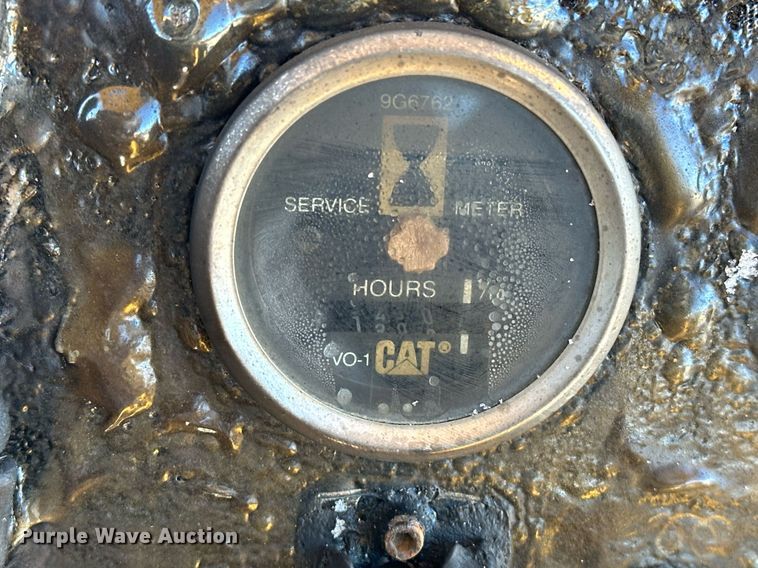 image for item LK9770 1992 Caterpillar  D4C LGP Series II dozer