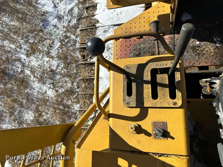 image for item LK9770 1992 Caterpillar  D4C LGP Series II dozer