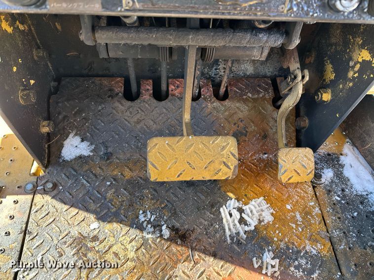 image for item LK9770 1992 Caterpillar  D4C LGP Series II dozer