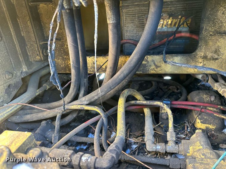 image for item LK9770 1992 Caterpillar  D4C LGP Series II dozer