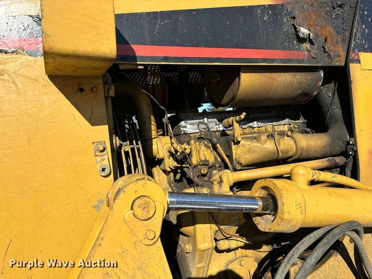 image for item LK9770 1992 Caterpillar  D4C LGP Series II dozer