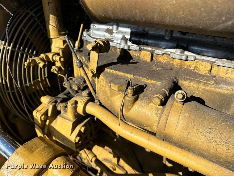 image for item LK9770 1992 Caterpillar  D4C LGP Series II dozer