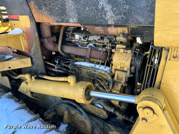 image for item LK9770 1992 Caterpillar  D4C LGP Series II dozer