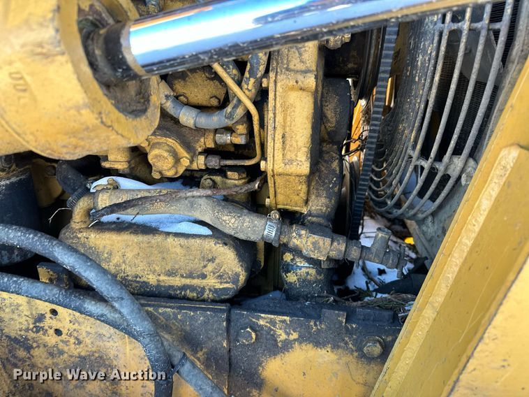 image for item LK9770 1992 Caterpillar  D4C LGP Series II dozer