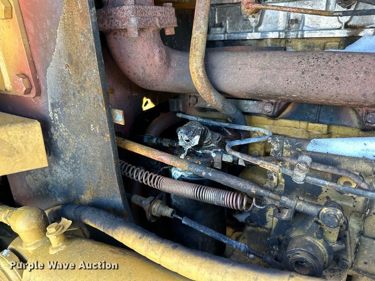 image for item LK9770 1992 Caterpillar  D4C LGP Series II dozer