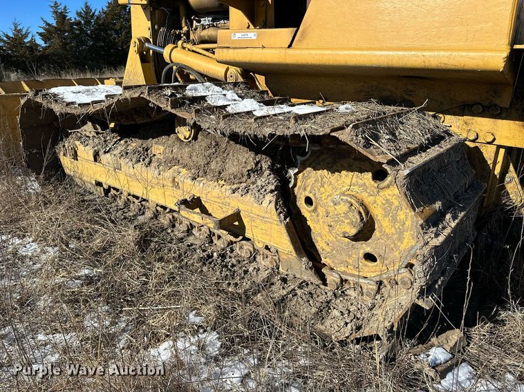 image for item LK9770 1992 Caterpillar  D4C LGP Series II dozer