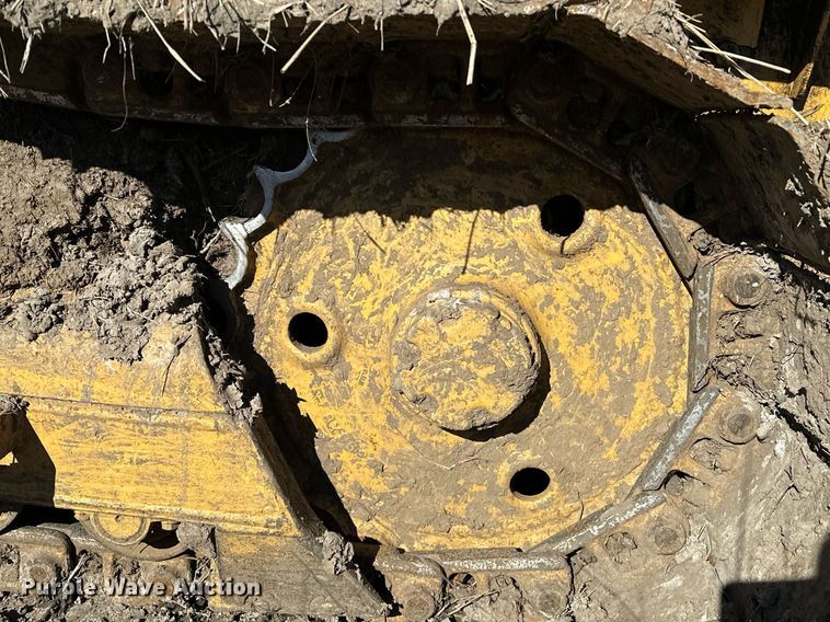 image for item LK9770 1992 Caterpillar  D4C LGP Series II dozer