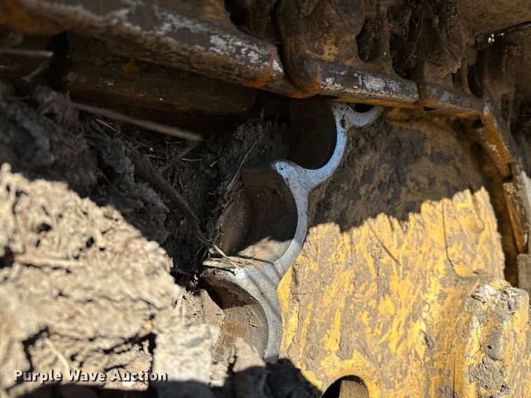 image for item LK9770 1992 Caterpillar  D4C LGP Series II dozer