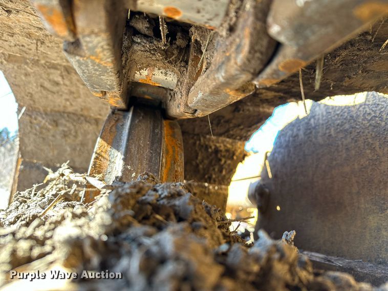 image for item LK9770 1992 Caterpillar  D4C LGP Series II dozer