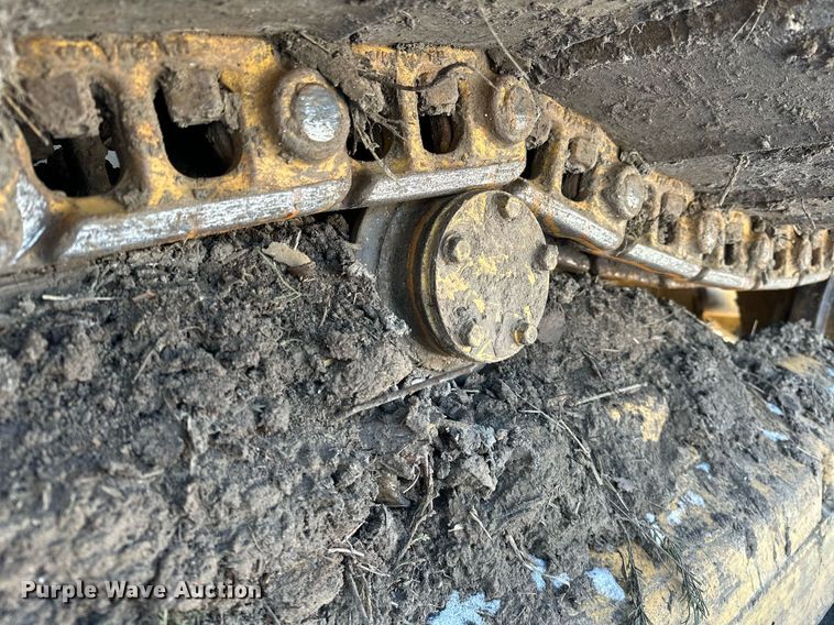 image for item LK9770 1992 Caterpillar  D4C LGP Series II dozer