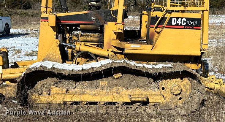 image for item LK9770 1992 Caterpillar  D4C LGP Series II dozer