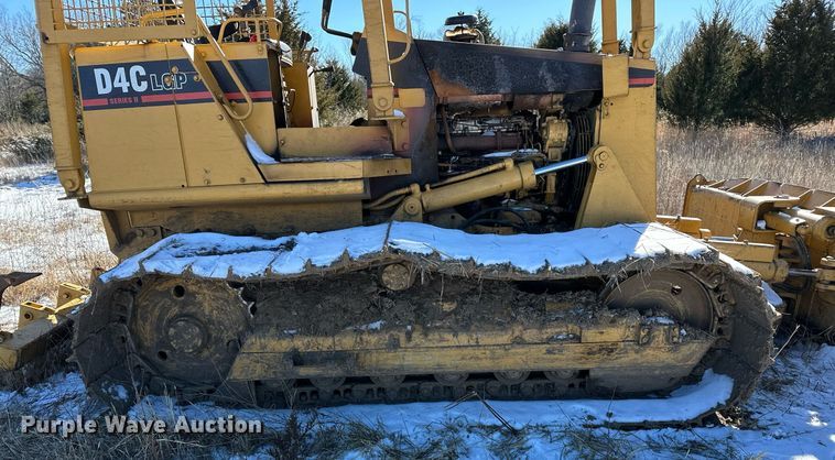 image for item LK9770 1992 Caterpillar  D4C LGP Series II dozer