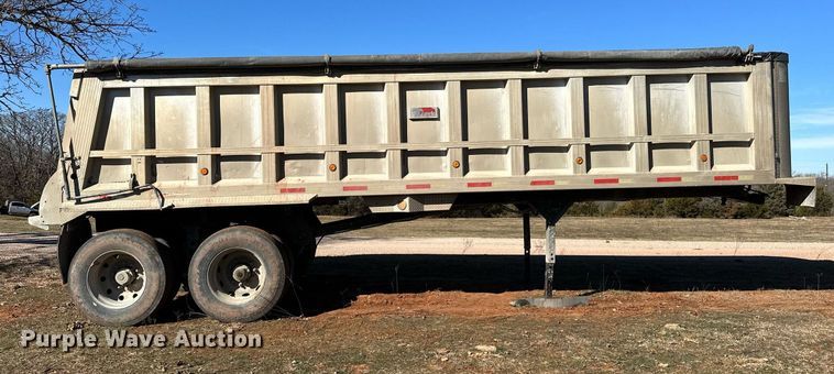 image for item LK9771 2003 Travis end dump trailer