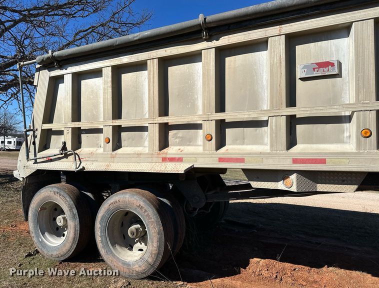 image for item LK9771 2003 Travis end dump trailer