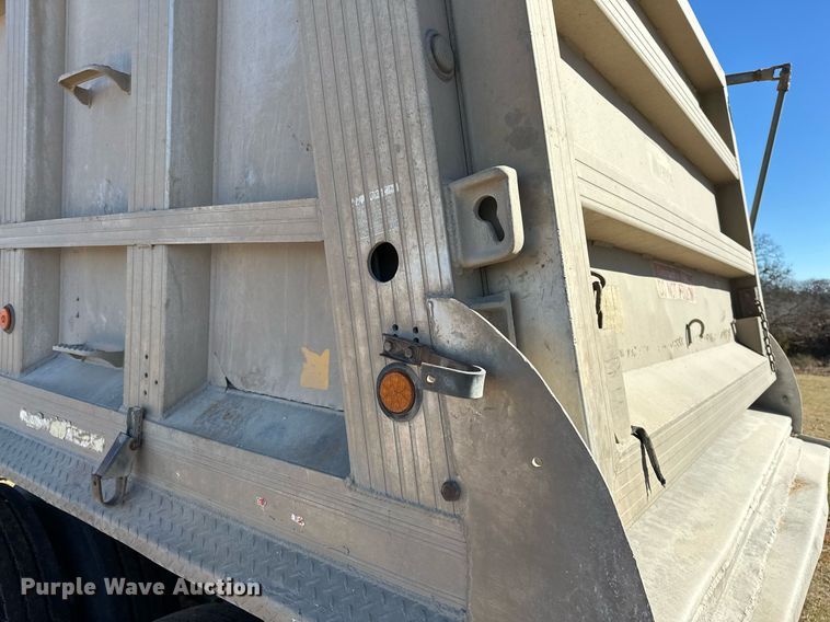 image for item LK9771 2003 Travis end dump trailer
