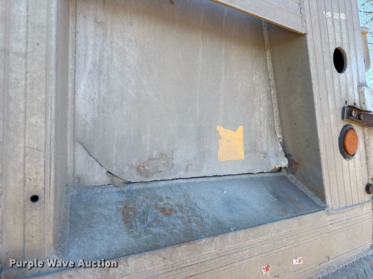 image for item LK9771 2003 Travis end dump trailer