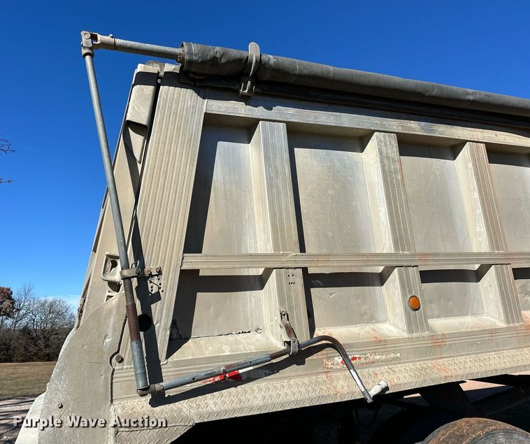 image for item LK9771 2003 Travis end dump trailer