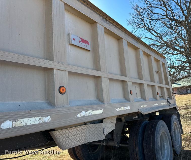 image for item LK9771 2003 Travis end dump trailer