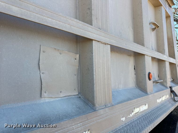 image for item LK9771 2003 Travis end dump trailer