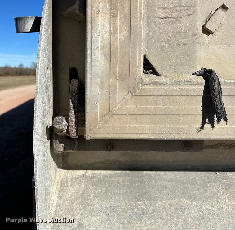 image for item LK9771 2003 Travis end dump trailer