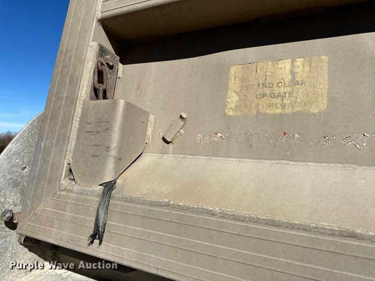 image for item LK9771 2003 Travis end dump trailer