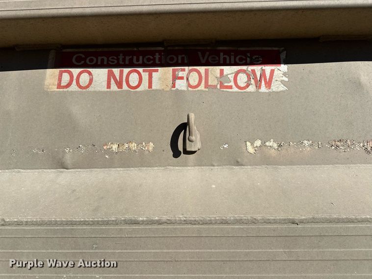 image for item LK9771 2003 Travis end dump trailer