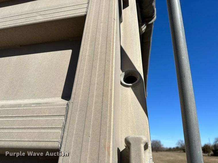 image for item LK9771 2003 Travis end dump trailer