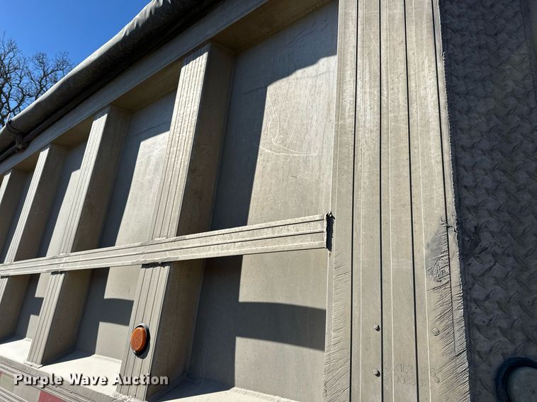 image for item LK9771 2003 Travis end dump trailer