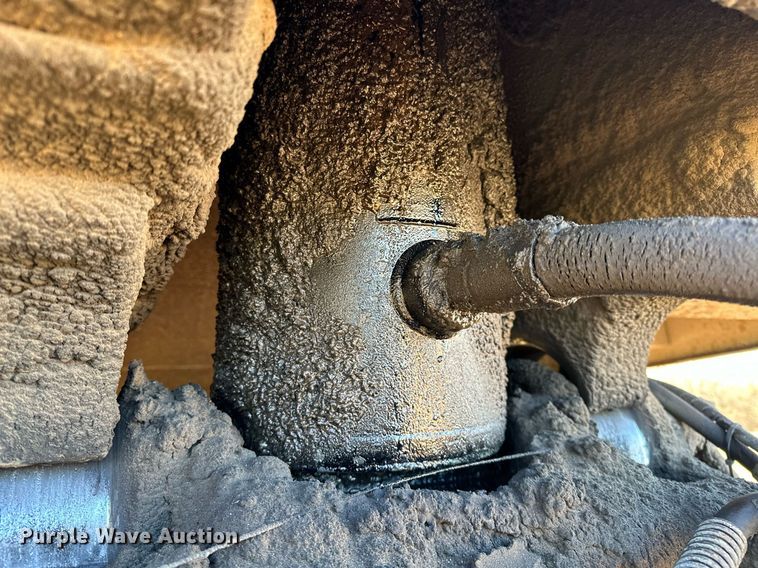 image for item LK9771 2003 Travis end dump trailer