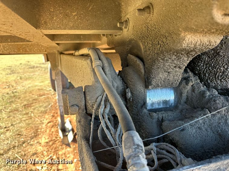 image for item LK9771 2003 Travis end dump trailer