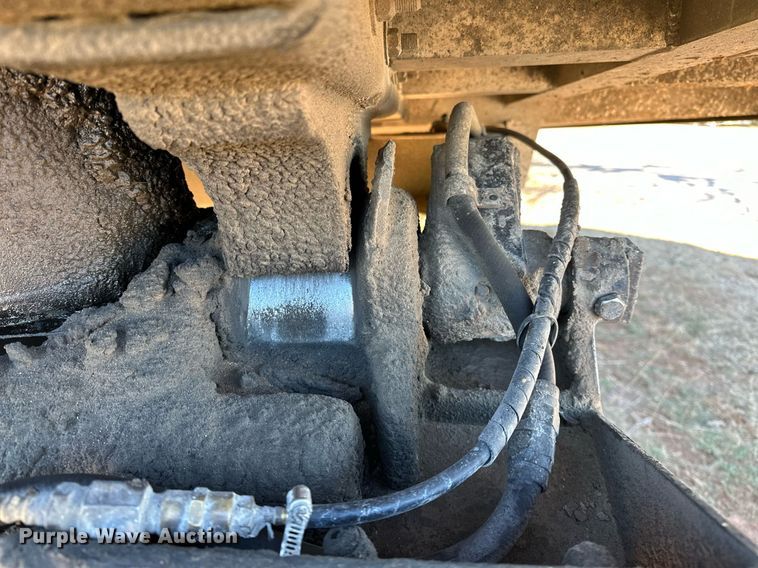 image for item LK9771 2003 Travis end dump trailer