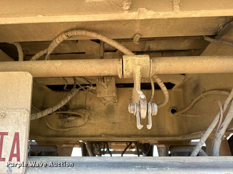 image for item LK9771 2003 Travis end dump trailer