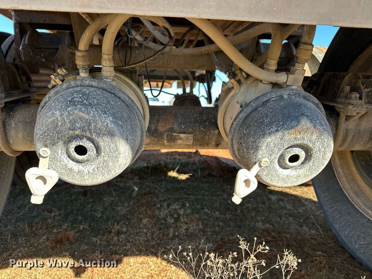 image for item LK9771 2003 Travis end dump trailer