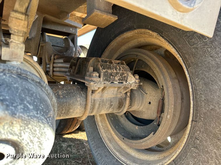 image for item LK9771 2003 Travis end dump trailer