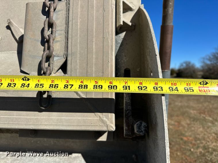 image for item LK9771 2003 Travis end dump trailer