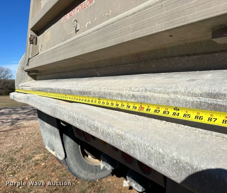 image for item LK9771 2003 Travis end dump trailer