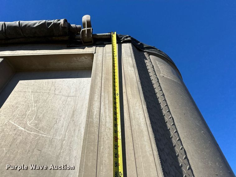 image for item LK9771 2003 Travis end dump trailer