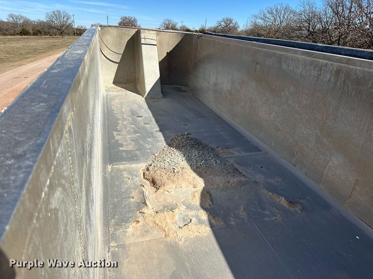 image for item LK9771 2003 Travis end dump trailer