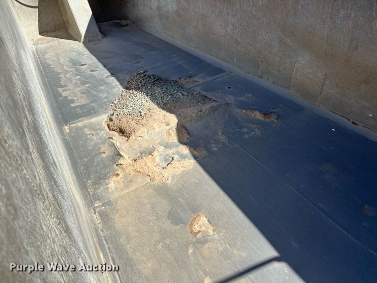 image for item LK9771 2003 Travis end dump trailer