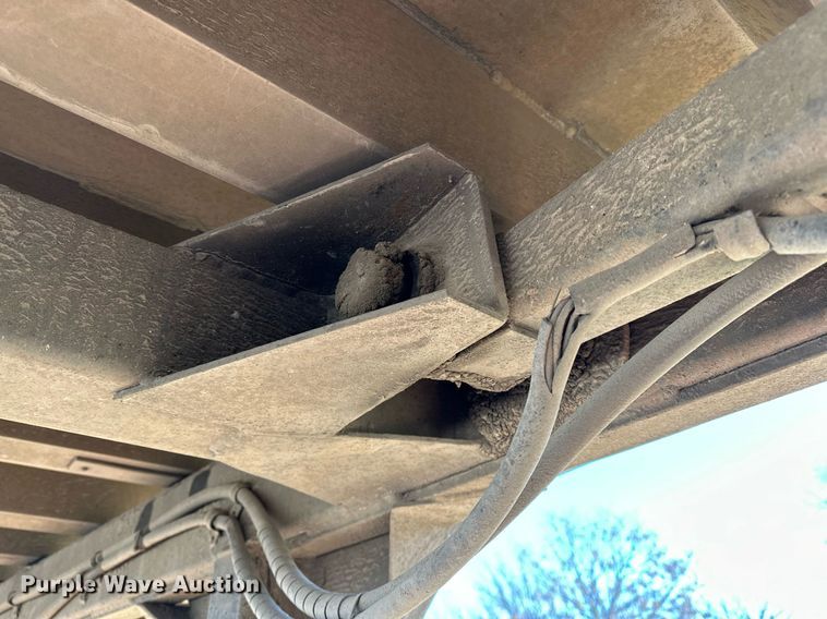 image for item LK9771 2003 Travis end dump trailer