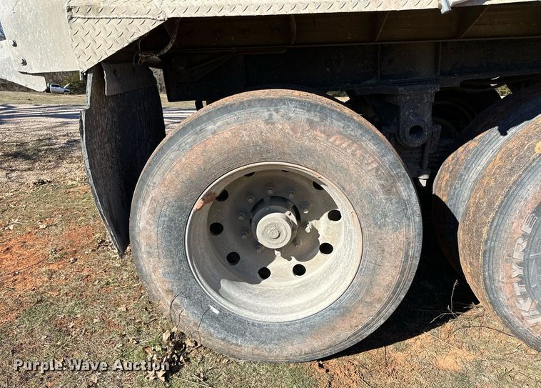 image for item LK9771 2003 Travis end dump trailer