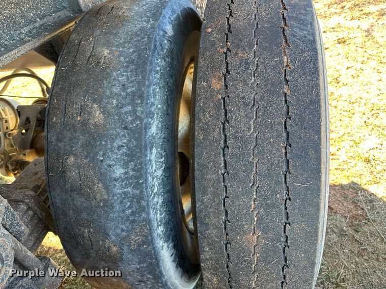 image for item LK9771 2003 Travis end dump trailer