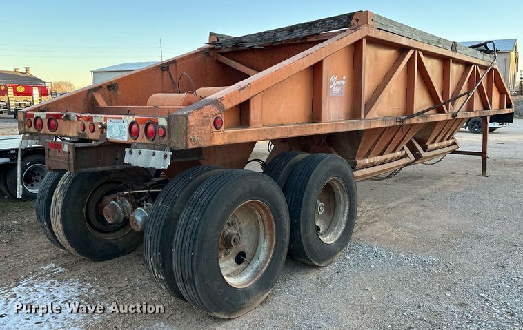 image for item LK9772 1985 Clement  bottom dump trailer