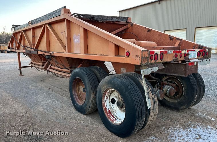 image for item LK9772 1985 Clement  bottom dump trailer