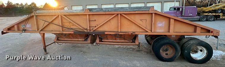 image for item LK9772 1985 Clement  bottom dump trailer
