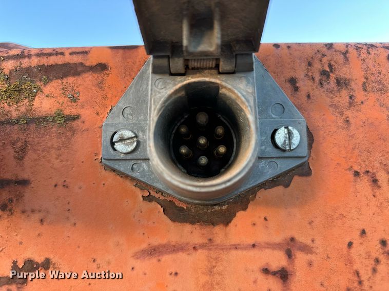 image for item LK9772 1985 Clement  bottom dump trailer