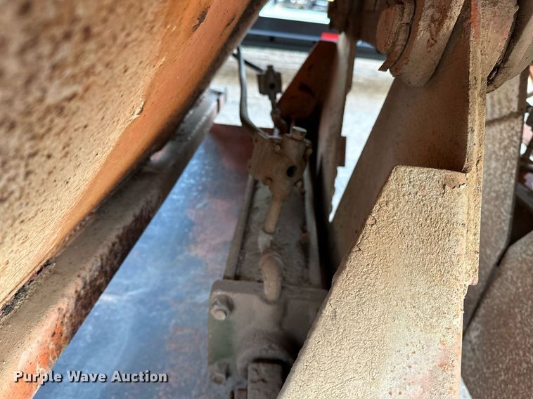 image for item LK9772 1985 Clement  bottom dump trailer